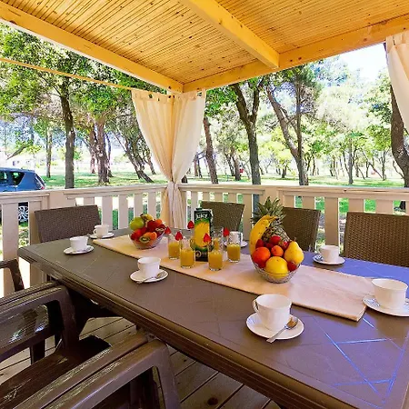 Holiday Camping Kaa Ela.58 *